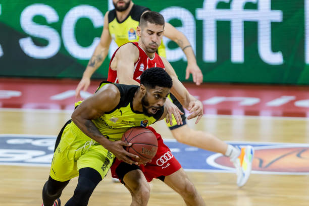 他的长传球 他的长传球